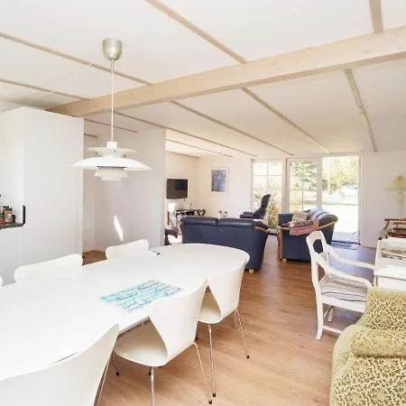 Three-bedroom In 3 *